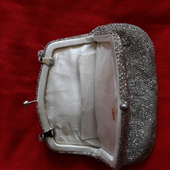 Beautiful 1930s beaded small evening bag. - Picture 7 of 7